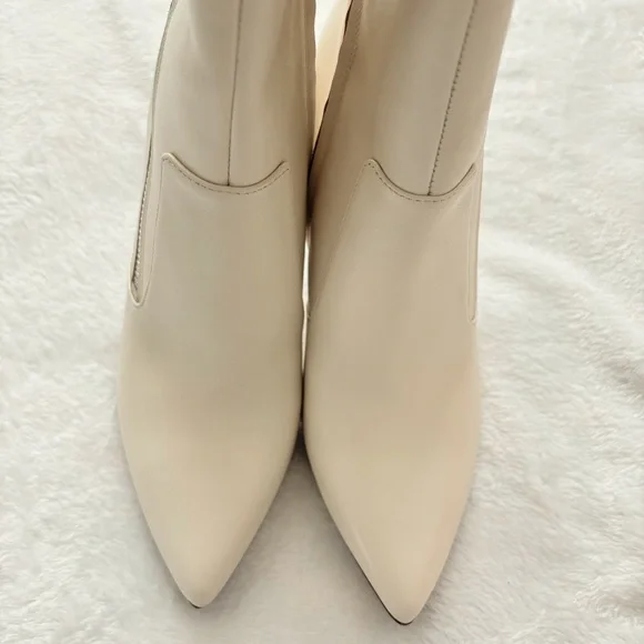 VINCE CAMUTO Alessa Cream Leather Wide Calf Knee High Heeled Boots--NEW--7.5WC - Picture 7 of 14